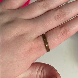 Elegant Gold Band Ring